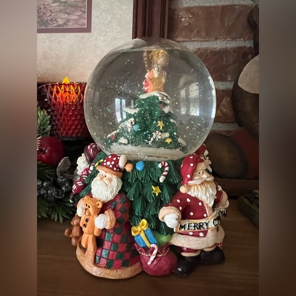 ❤️Vintage 1987 Santa Clause
Reindeer Large Christmas
Musical Rotating Snow Globe - Picture 4 of 7
